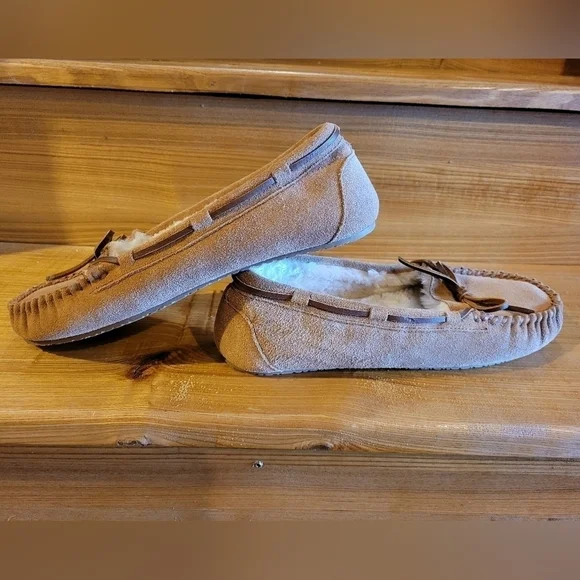 Minnetonka Moccasins Like New/NWOT Size 11 - Picture 6 of 11